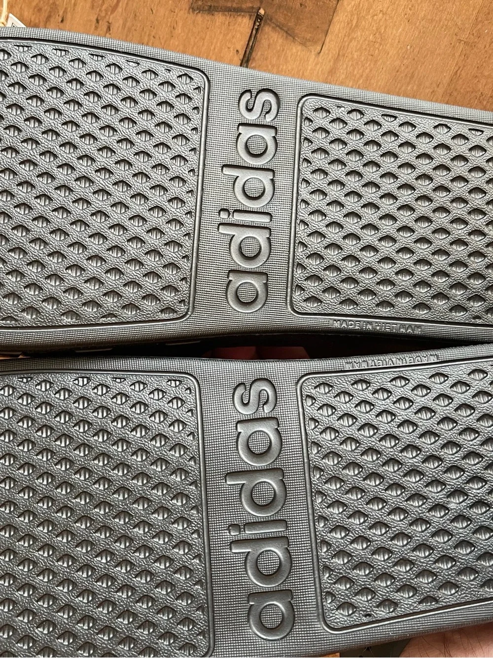 adidas classic black